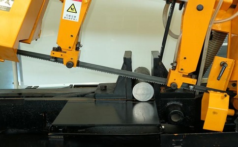 黄埔数控带锯床自动送料精度会出现偏差吗？